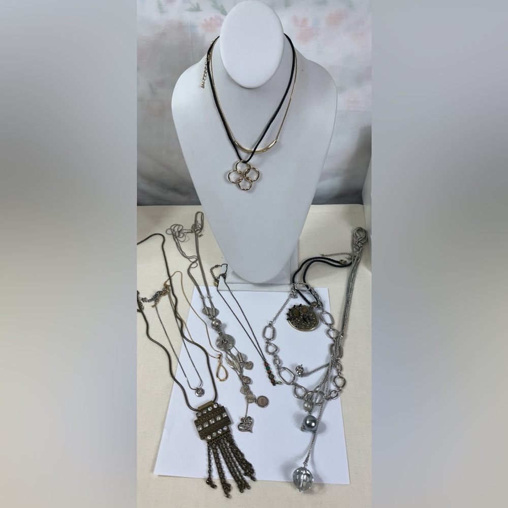 Lot of 10 Lia Sophia Necklaces Good condition